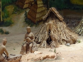 中国観光地・博物館写真館＠西寧の青海省博物館でみた石器時代の暮らしを再現した模型