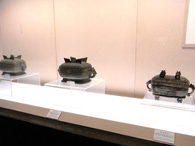 Tomato Juice‘s China Travel とまとじゅーす的中国旅行、上海博物館・青銅器展。西周末期（紀元前9世紀初期～771年）頃の盨と呼ばれる青銅器の展示
