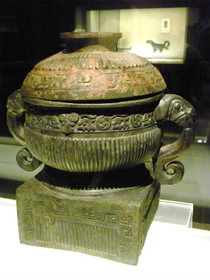 Tomato Juice‘s China Travel とまとじゅーす的中国旅行、上海博物館・青銅器展。西周恭王（紀元前10世紀中期）の倗（ほう）生簋という青銅器
