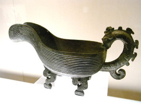 Tomato Juice‘s China Travel とまとじゅーす的中国旅行、上海博物館・青銅器展。西周末期（紀元前9世紀前半～前771年）頃の斉侯匜（い）という青銅器
